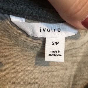ivoire Tops - Camo T-Shirt ivoire Tops - Camo T-Shirt